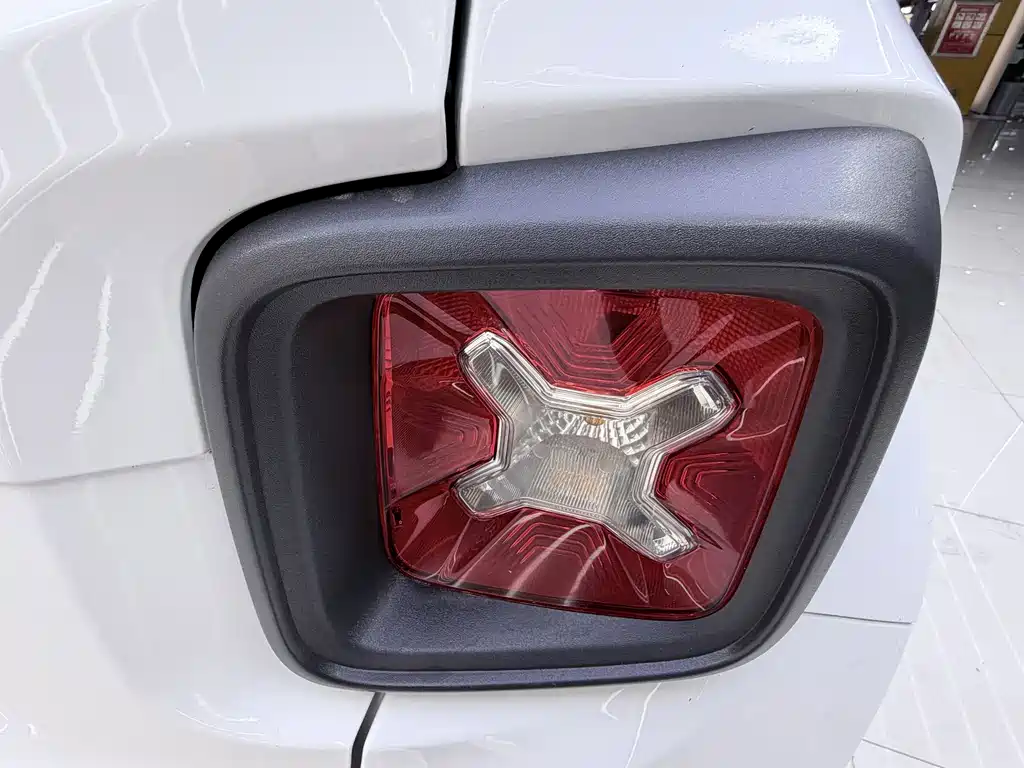 Jeep Renegade — миниатюра 9