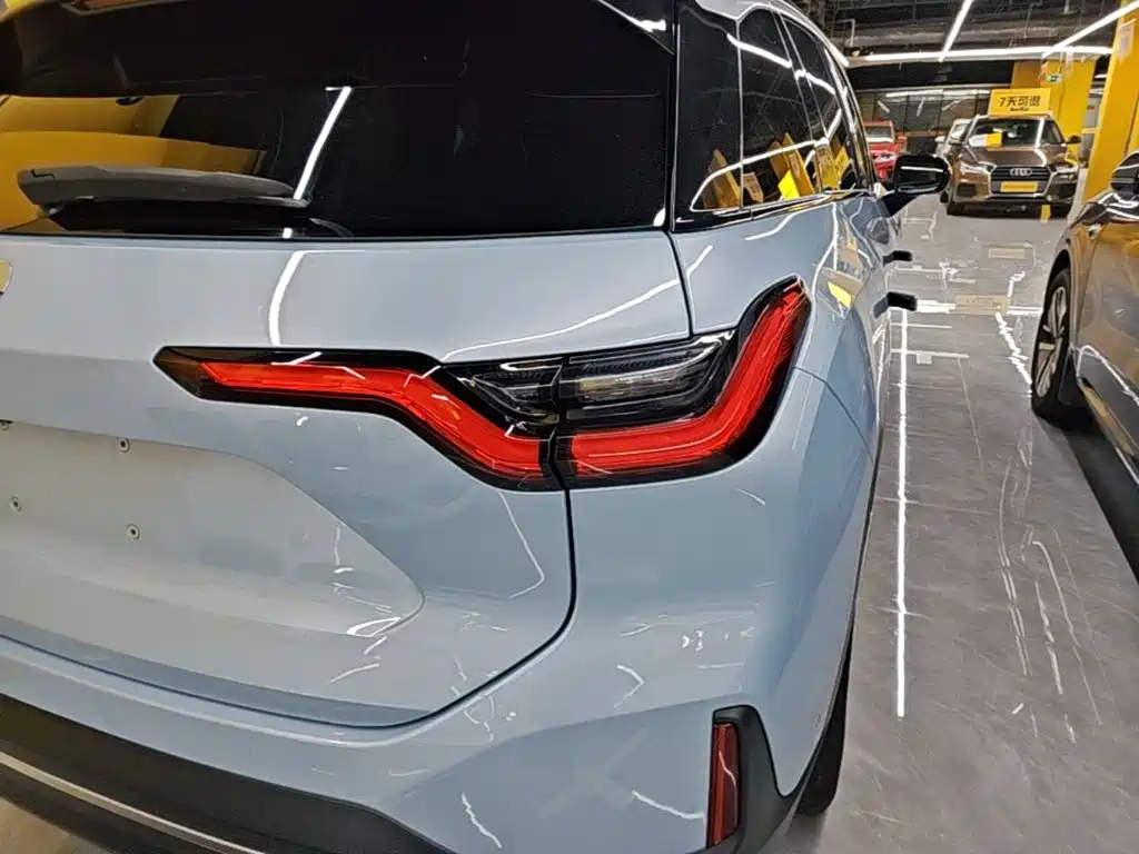 NIO ES6 — миниатюра 8