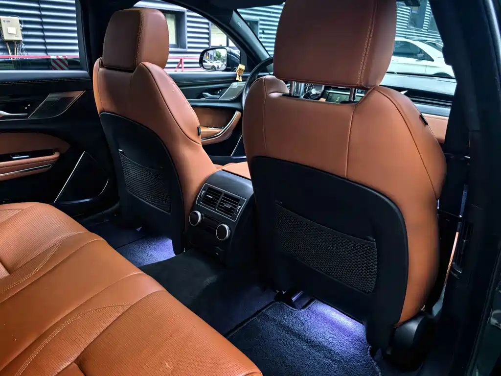 Jaguar XFL — миниатюра 10