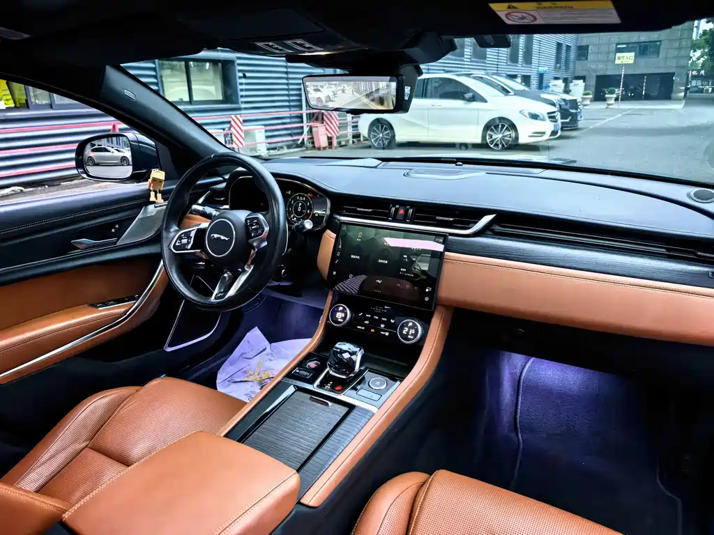 Jaguar XFL — миниатюра 14