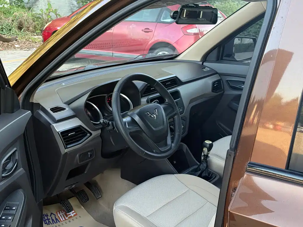 Wuling Hongguang — миниатюра 9