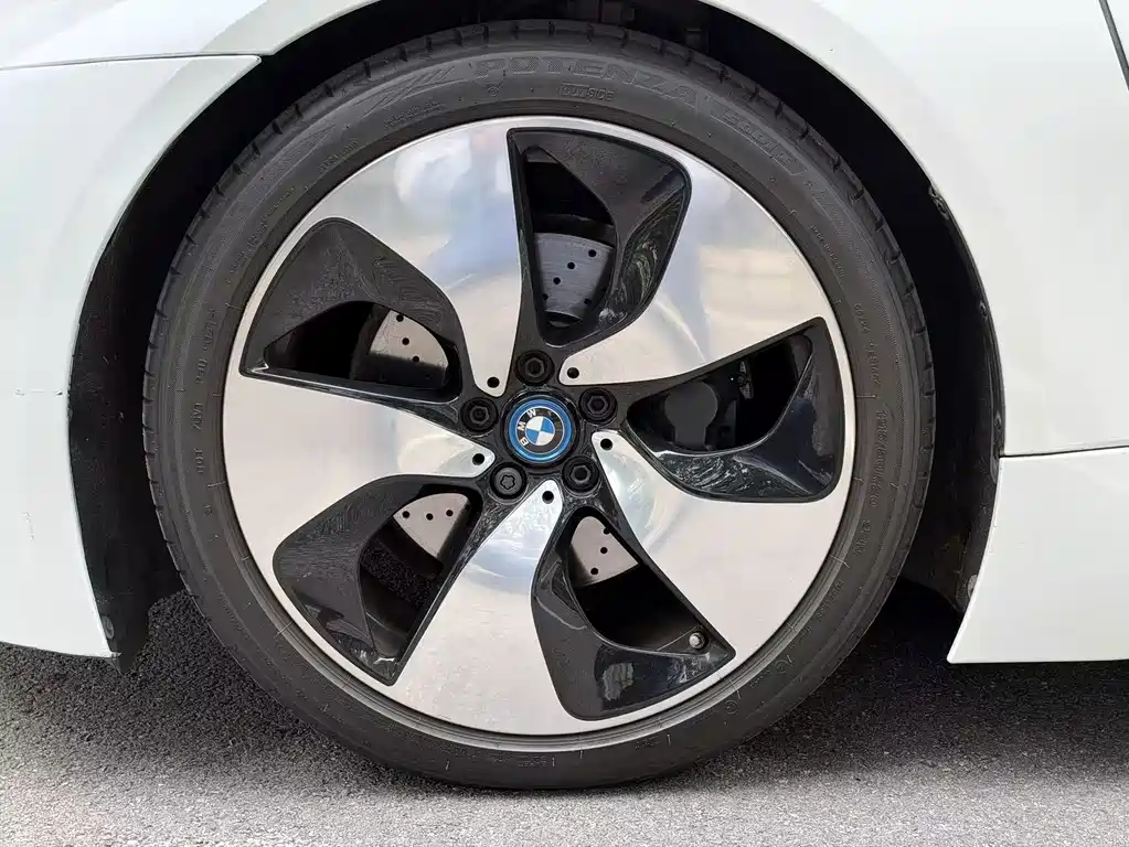 BMW i8 — миниатюра 9