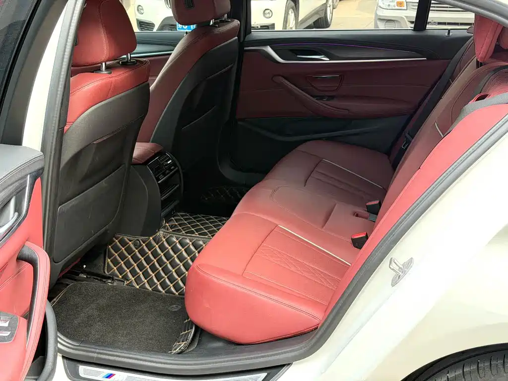 BMW 5 Series — миниатюра 7