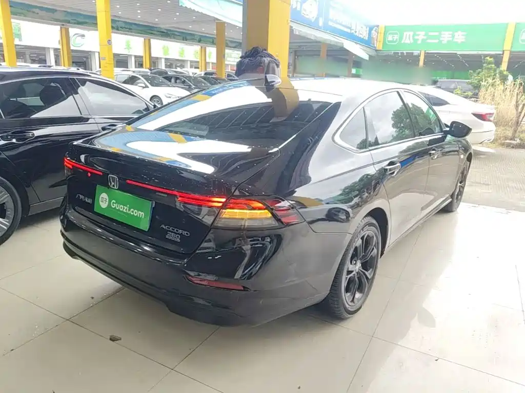 Honda Accord — миниатюра 7