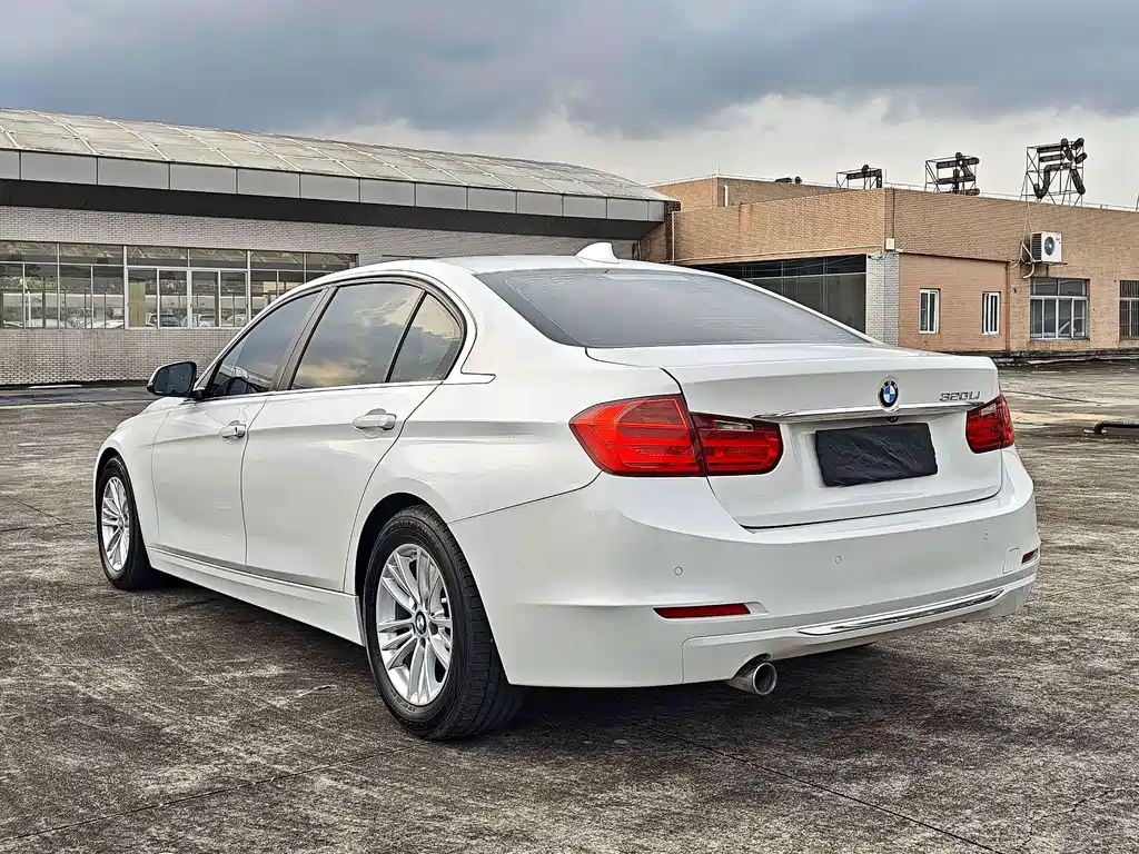 BMW 3 Series — миниатюра 11