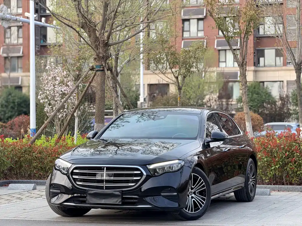 Mercedes-Benz E-Class 2024