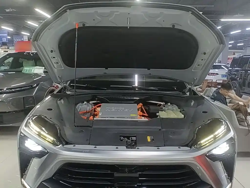 NIO ES8 — миниатюра 20