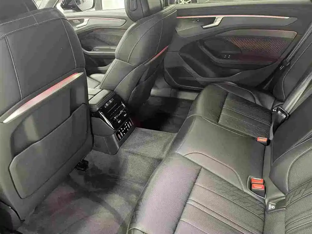 Audi A6L — миниатюра 13