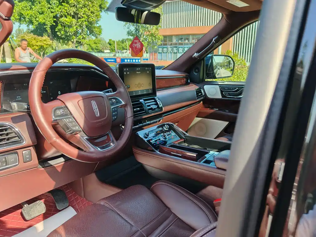 Lincoln Navigator — миниатюра 13