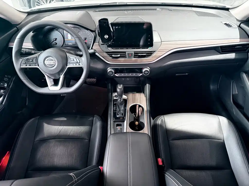 Nissan Teana — миниатюра 7