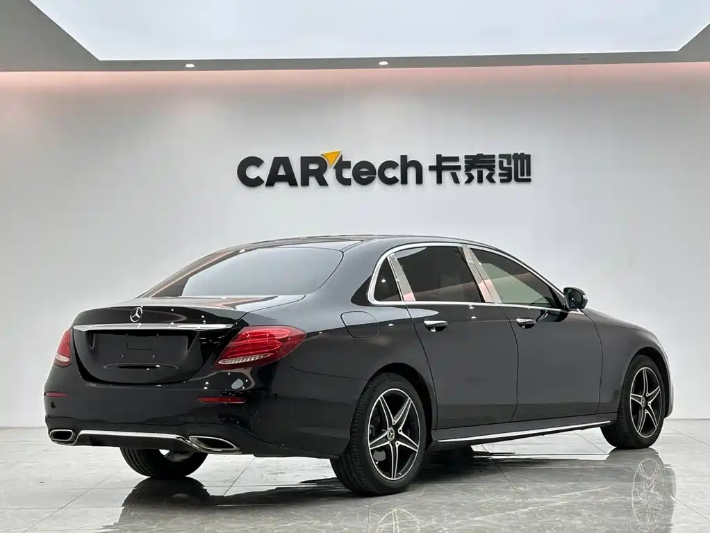 Mercedes-Benz E-Class — миниатюра 5