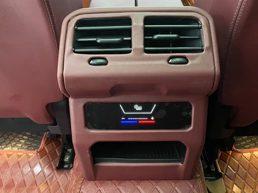 BMW 5 Series — миниатюра 27