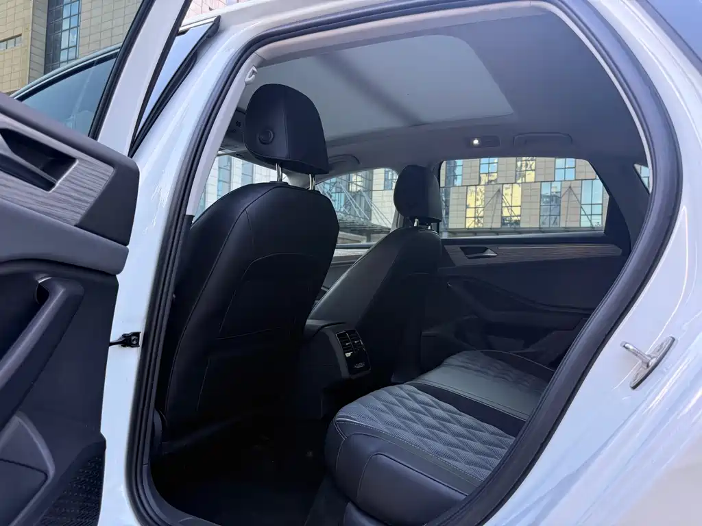 Volkswagen Sagitar — миниатюра 8