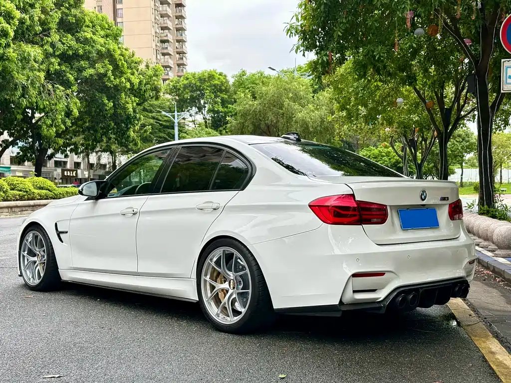 BMW M3 — миниатюра 6