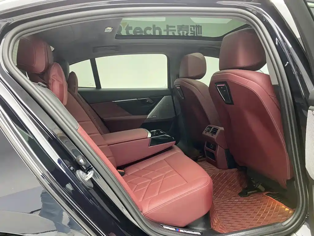 BMW 5 Series — миниатюра 21