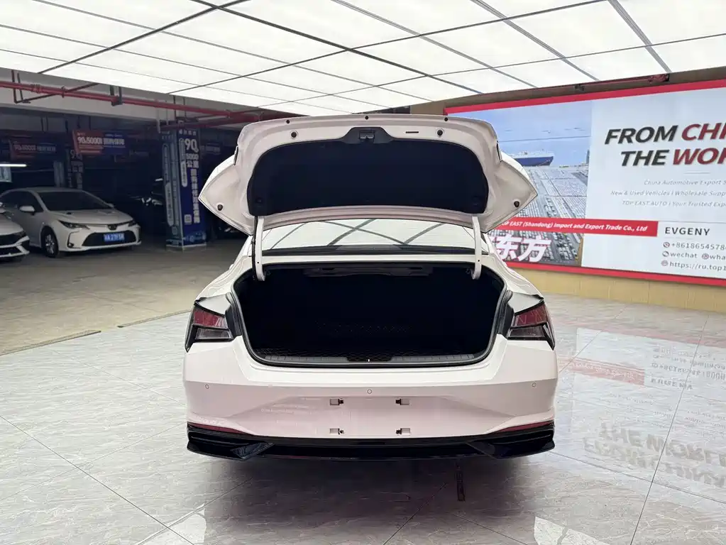Hyundai Elantra — миниатюра 18
