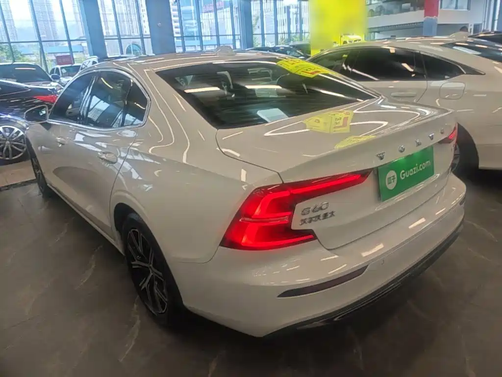 Volvo S60 — миниатюра 5
