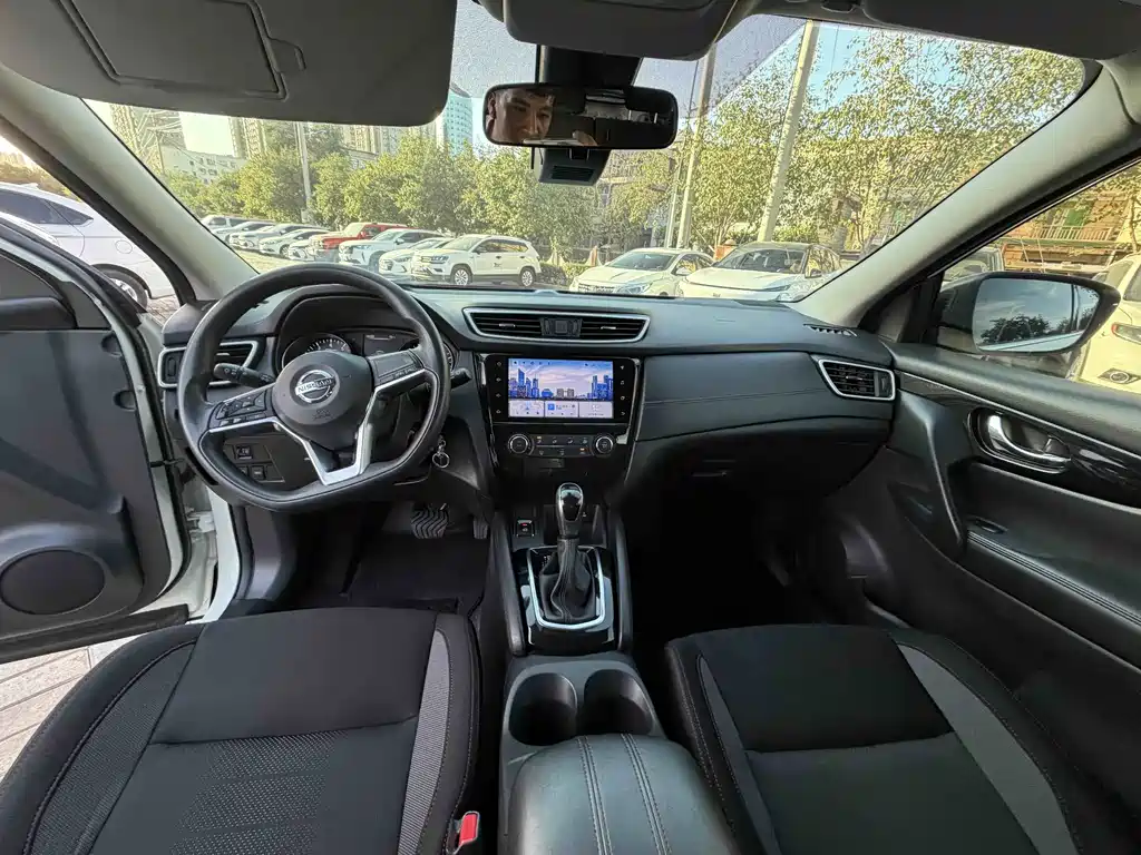 Nissan Qashqai — миниатюра 5