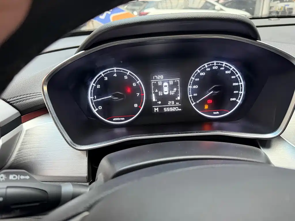 Geely Binyue — миниатюра 13