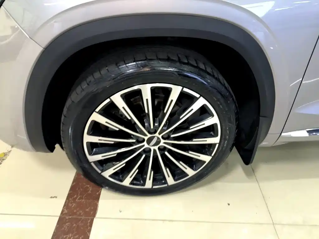 Geely Xingyue L — миниатюра 23