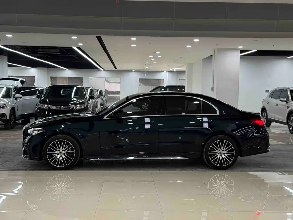 Mercedes-Benz C-Class — миниатюра 3