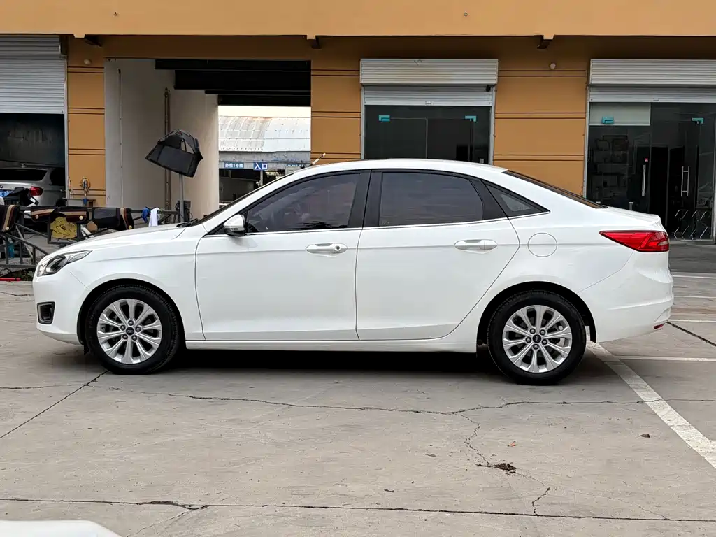 Ford Escort — миниатюра 15