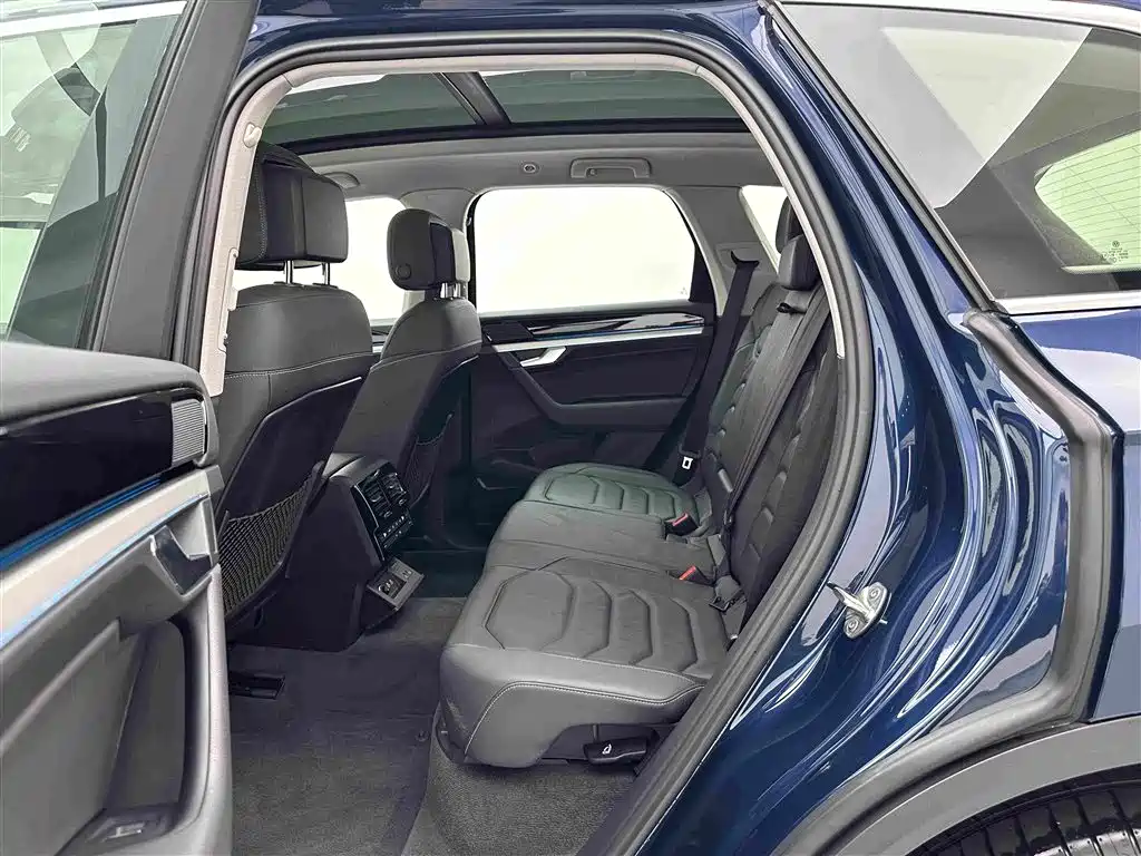 Volkswagen Touareg New Energy — миниатюра 21