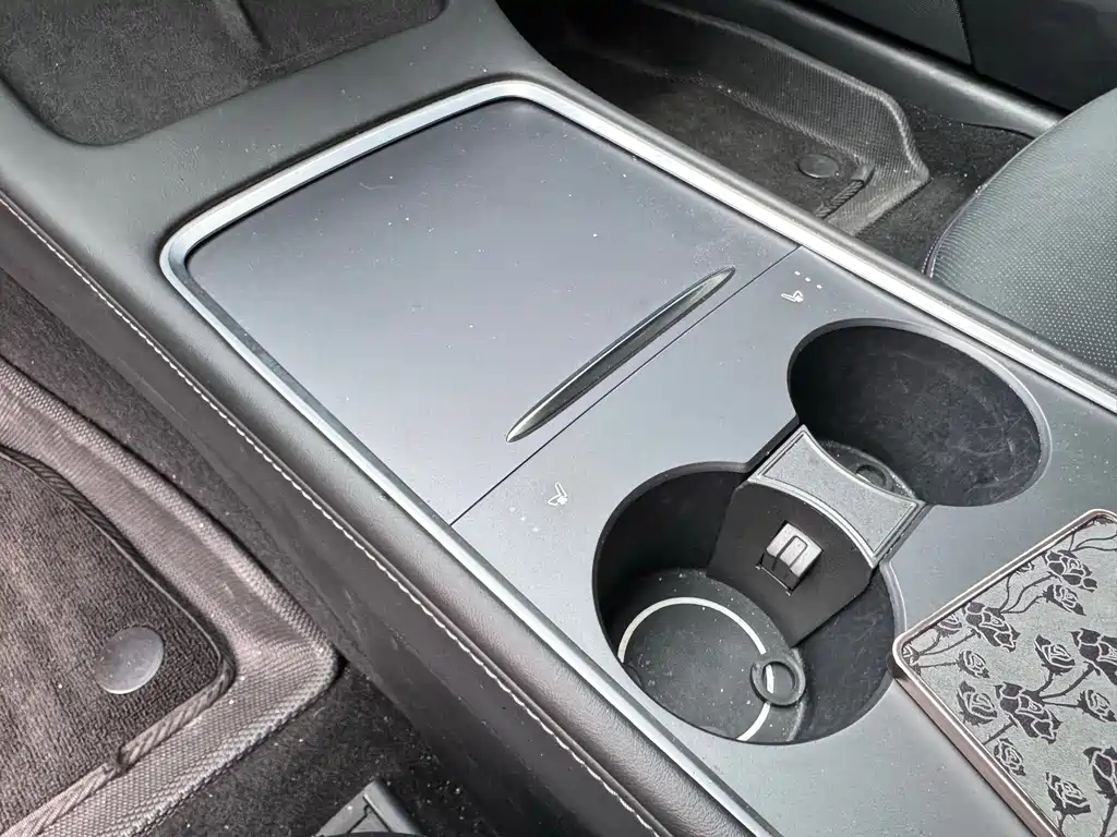 Tesla Model 3 — миниатюра 11