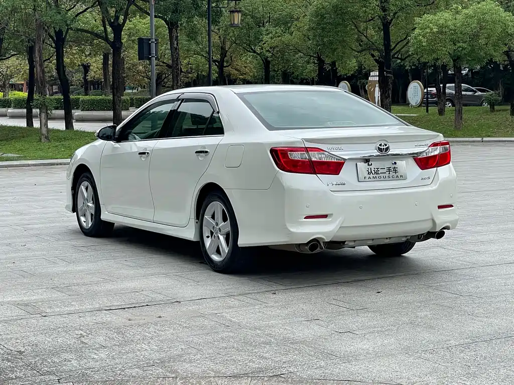 Toyota Camry 2012 2.0S