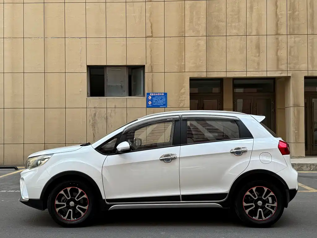 Geely Vision X3 — миниатюра 12
