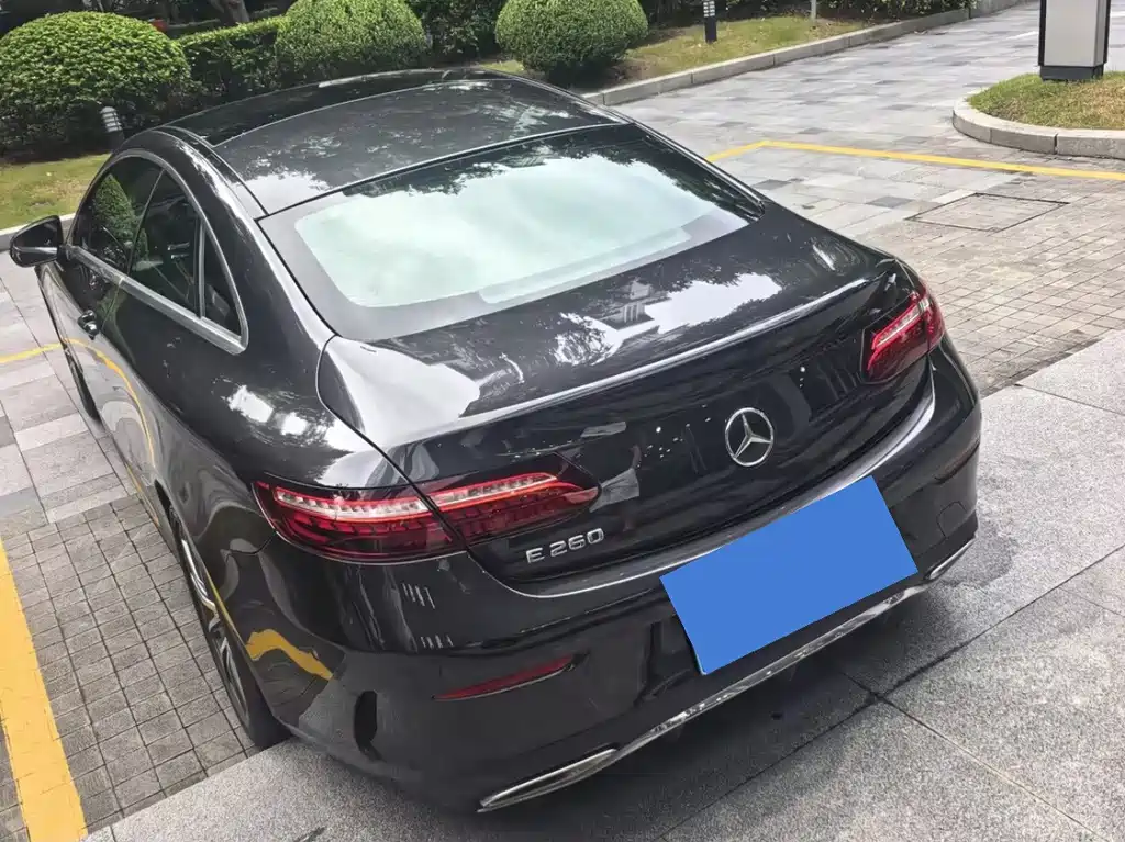 Mercedes-Benz E-Class (Import) — миниатюра 4