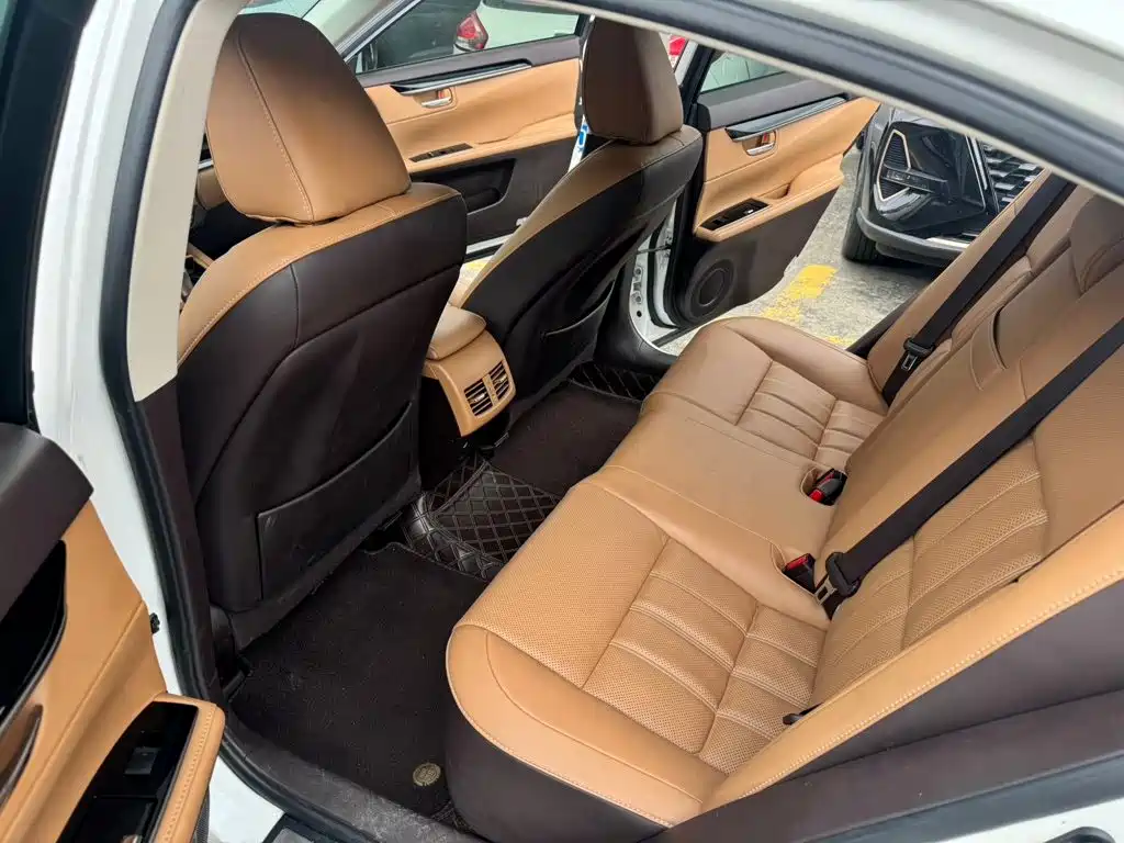 Lexus ES — миниатюра 5