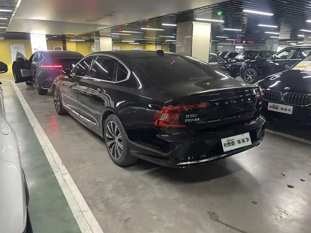 Volvo S90 — миниатюра 5