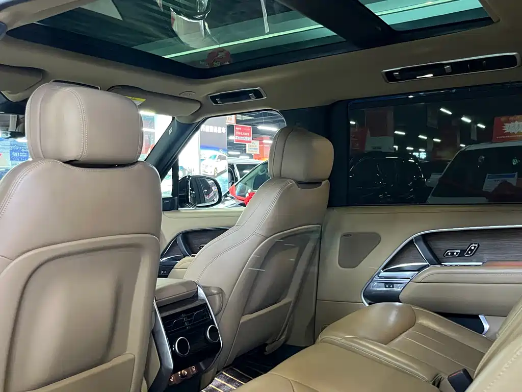 Land Rover Range Rover — миниатюра 10
