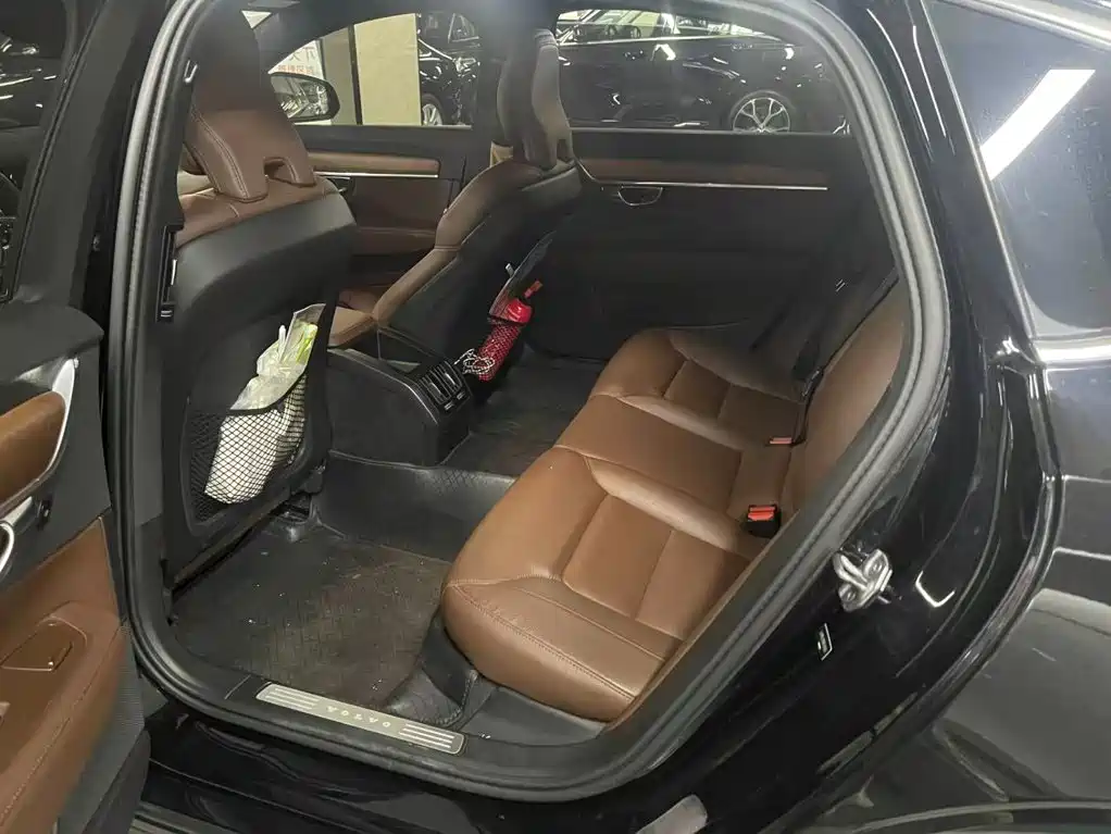 Volvo S90 — миниатюра 8