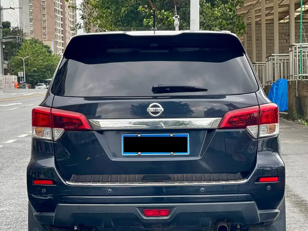 Nissan Terra — миниатюра 8