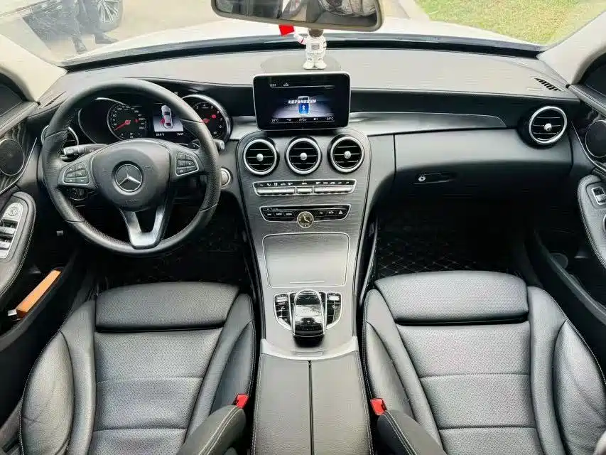 Mercedes-Benz C-Class — миниатюра 7