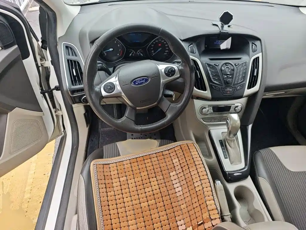 Ford Focus — миниатюра 11