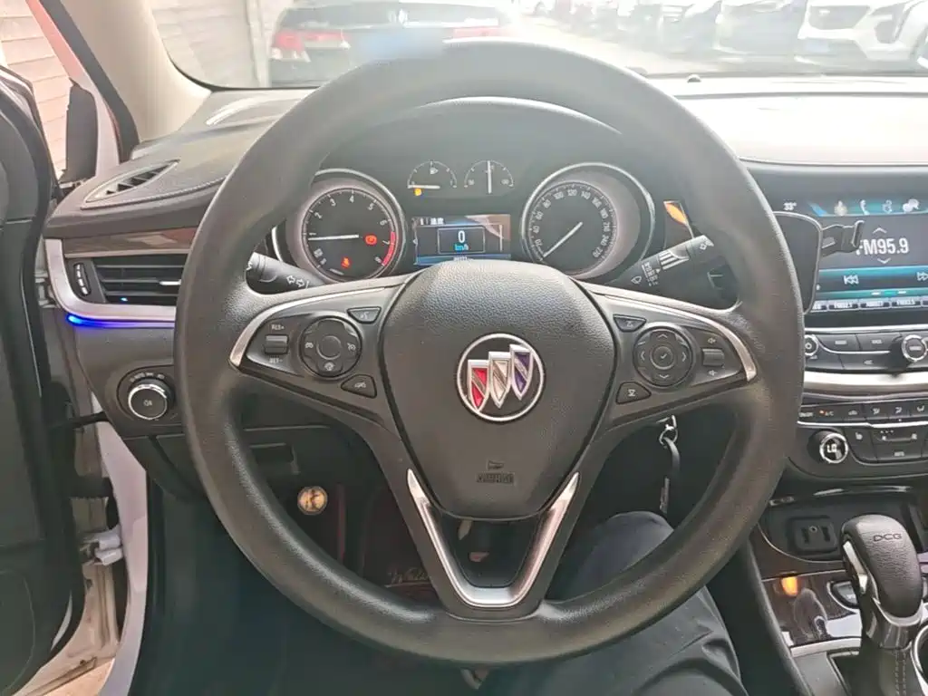 Buick Verano — миниатюра 11