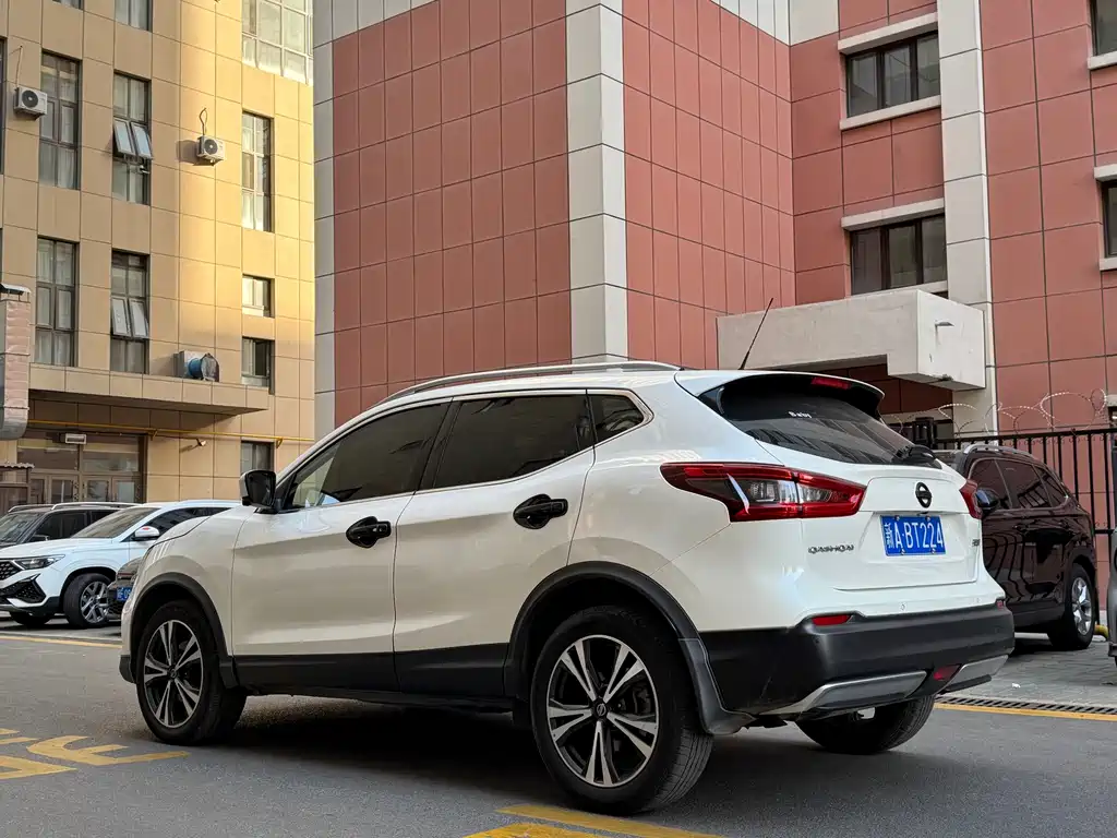 Nissan Qashqai — миниатюра 13