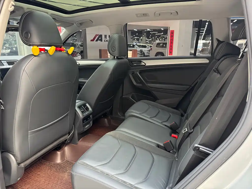 Volkswagen Tiguan L L 2019 330TSI AT Luxury VI