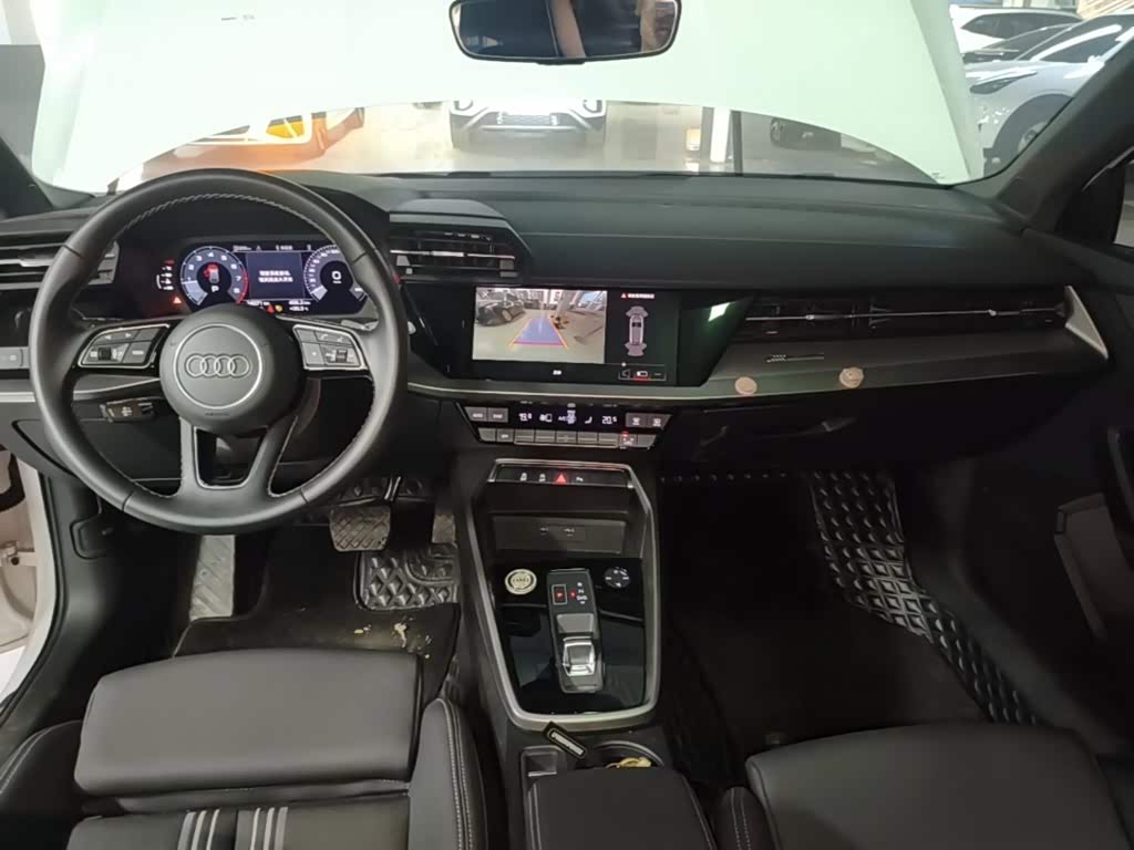 Audi A3 1.4 л 2023 г. Белый, пробег 24100 км