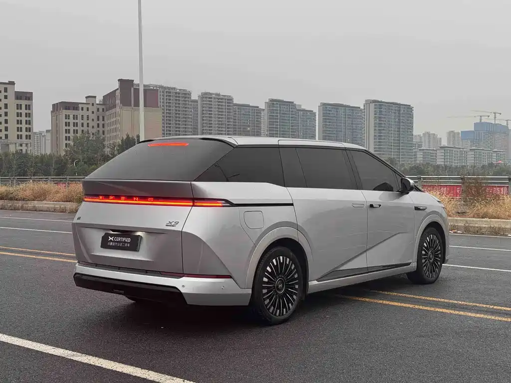 XPeng X9 — миниатюра 7