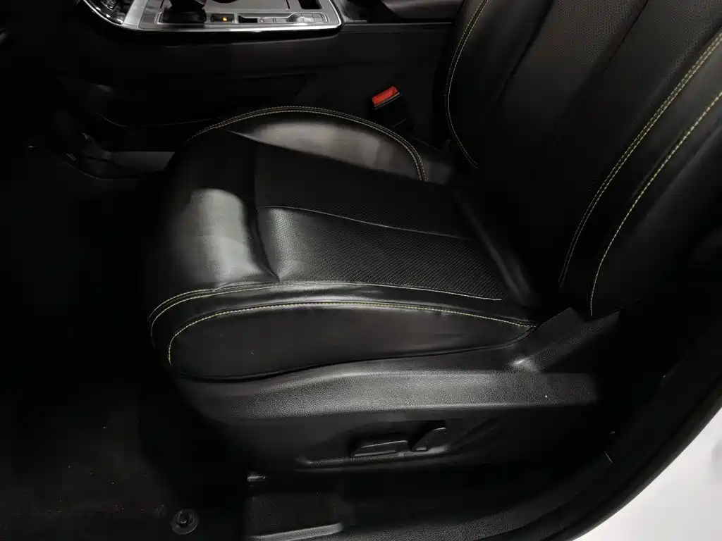 Roewe RX5 — миниатюра 20
