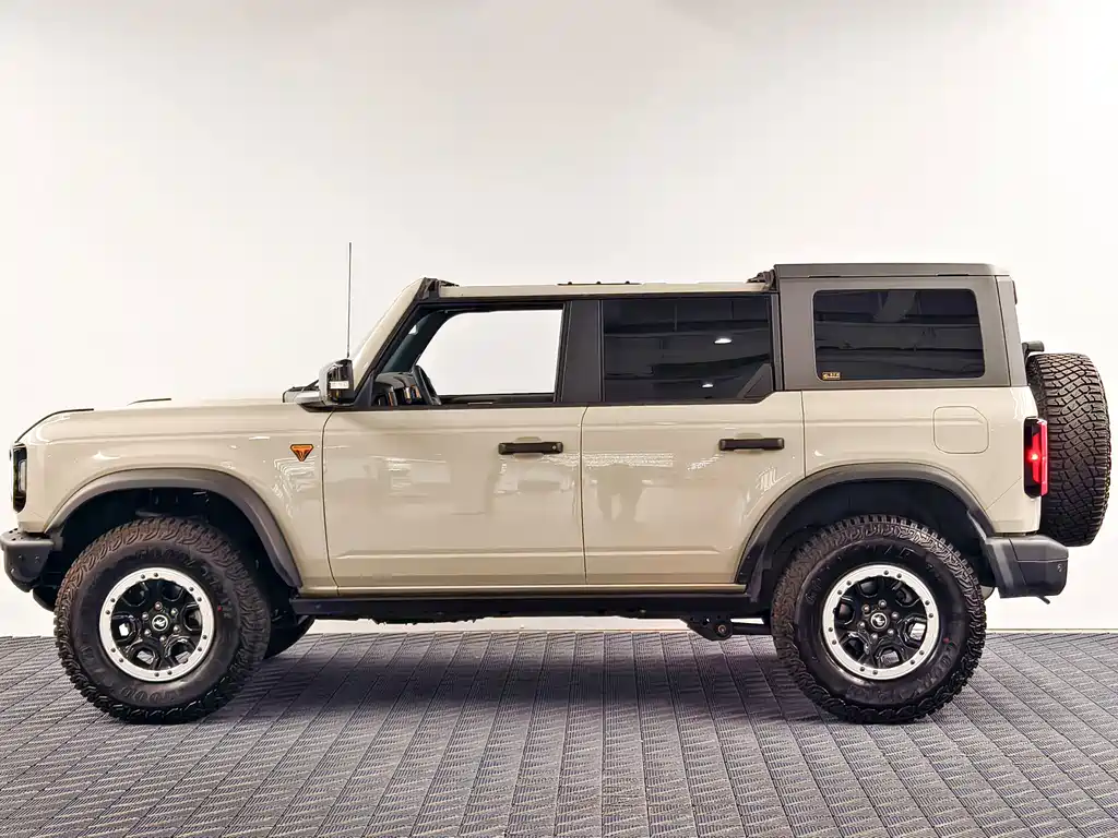 Ford Bronco — миниатюра 4