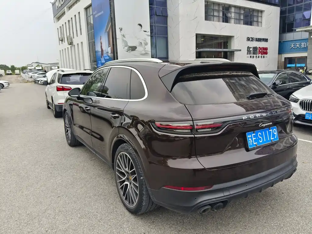 Porsche Cayenne — миниатюра 6