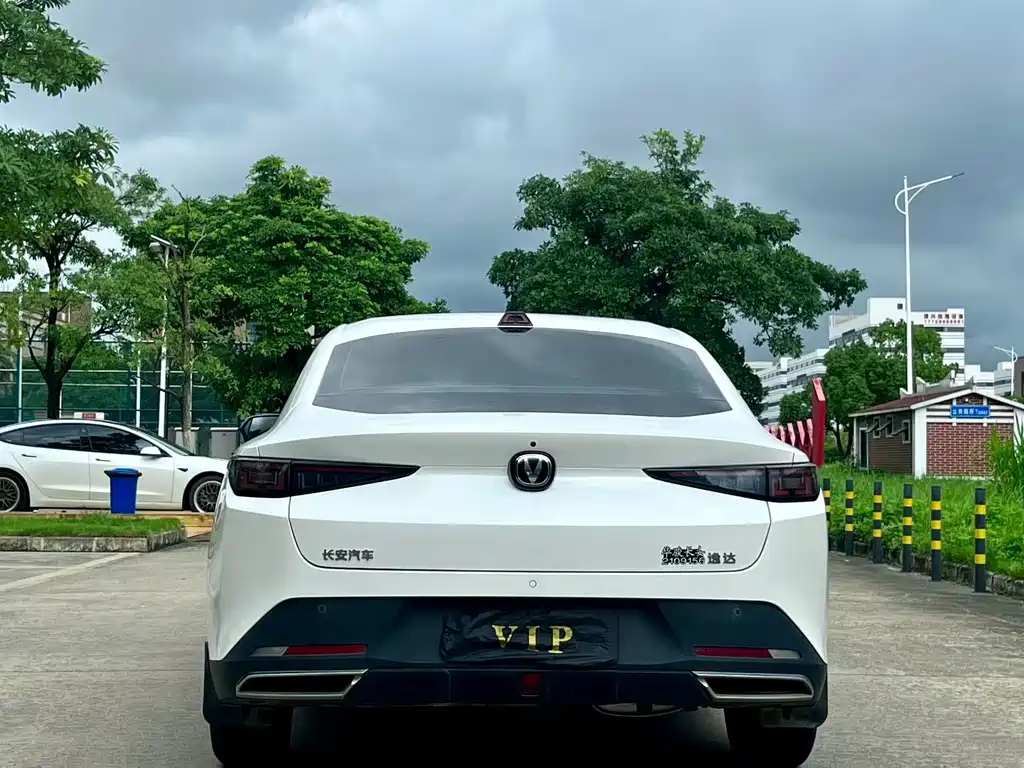 Changan Yida — миниатюра 8