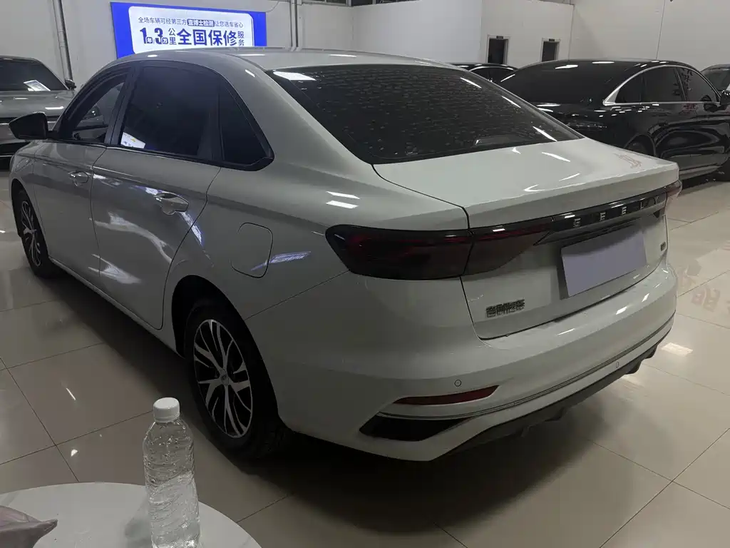 Geely Emgrand — миниатюра 7