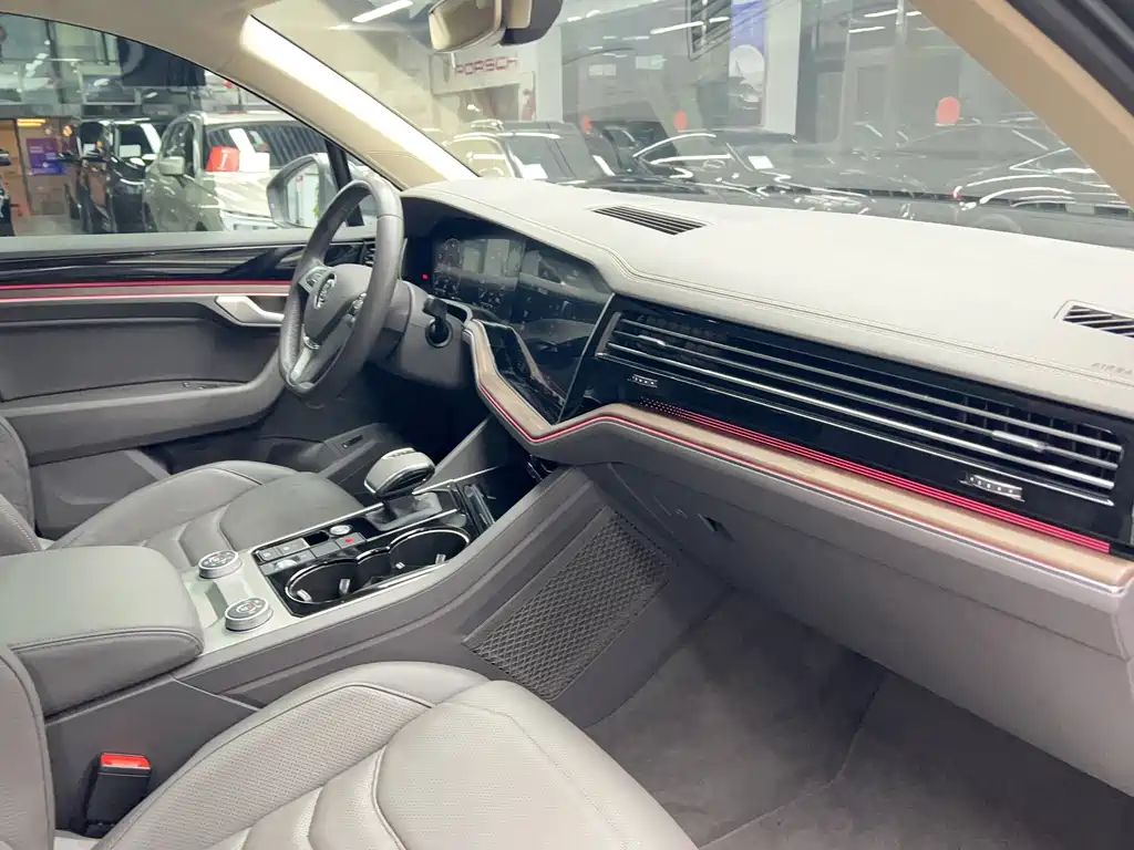 Volkswagen Touareg — миниатюра 24