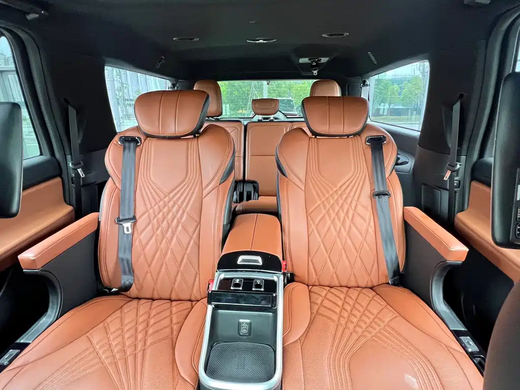 Lincoln Navigator — миниатюра 11